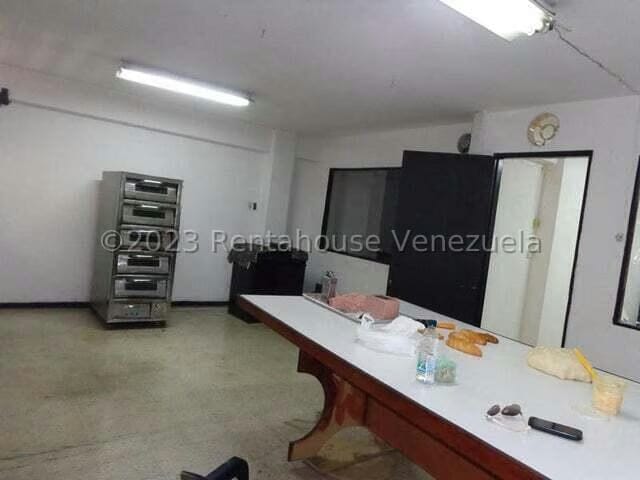 Comercial (Local Comercial) en Venta en Parroquia La Candelaria, Distrito Metropolitano - 3