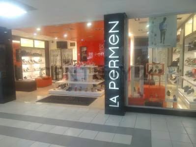 JCC -Se vende local en el C.C Concresa - 2