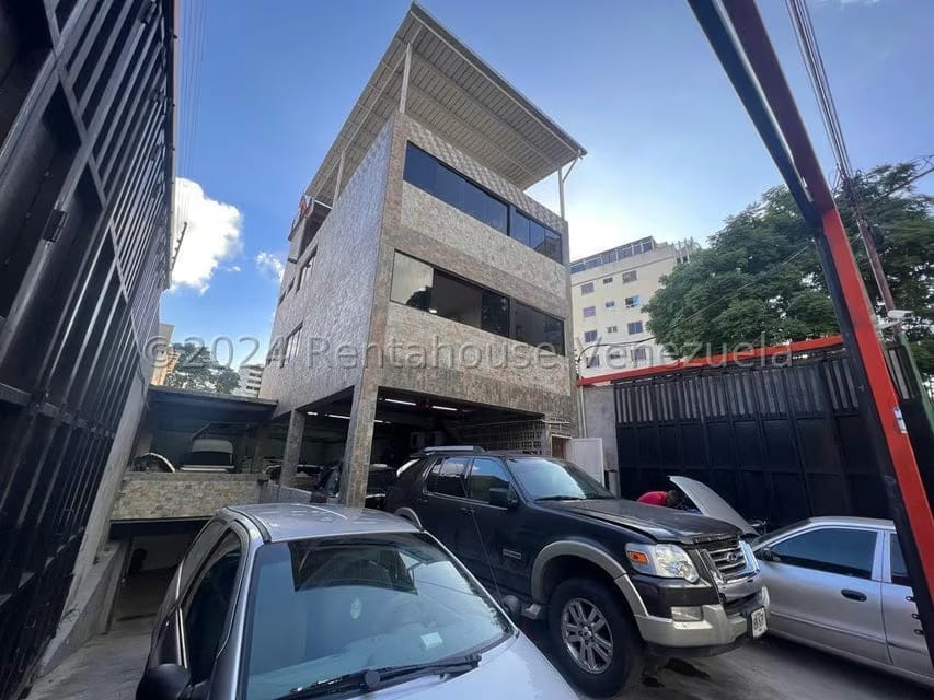 Comercial (Edificio) en Alquiler en Santa Eduvigis, Distrito Metropolitano - 11