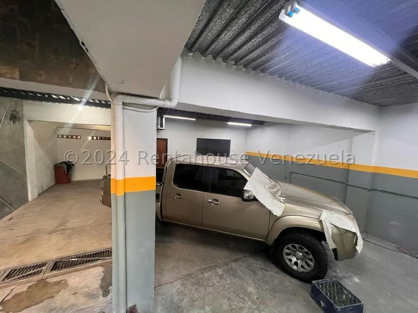 Comercial (Edificio) en Alquiler en Santa Eduvigis, Distrito Metropolitano - 5