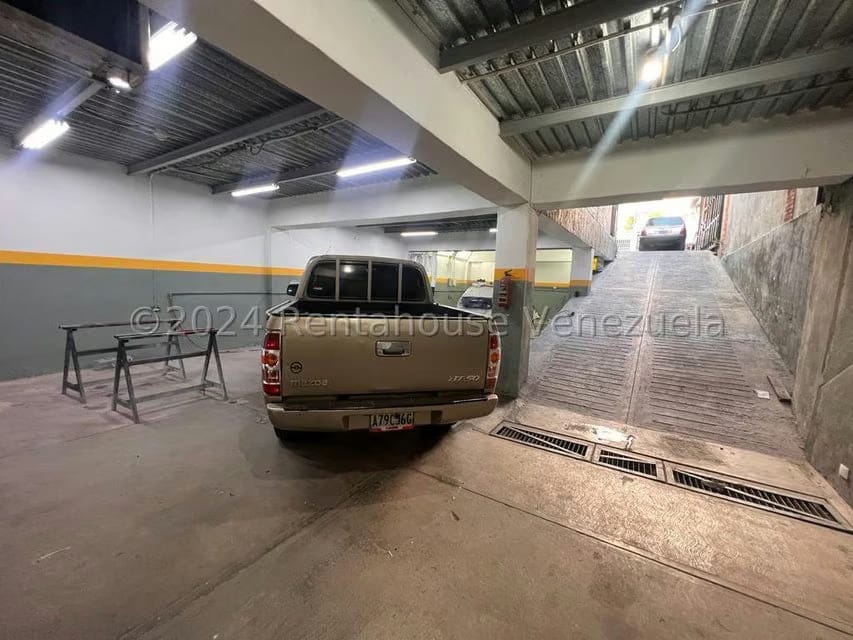 Comercial (Edificio) en Alquiler en Santa Eduvigis, Distrito Metropolitano - 6
