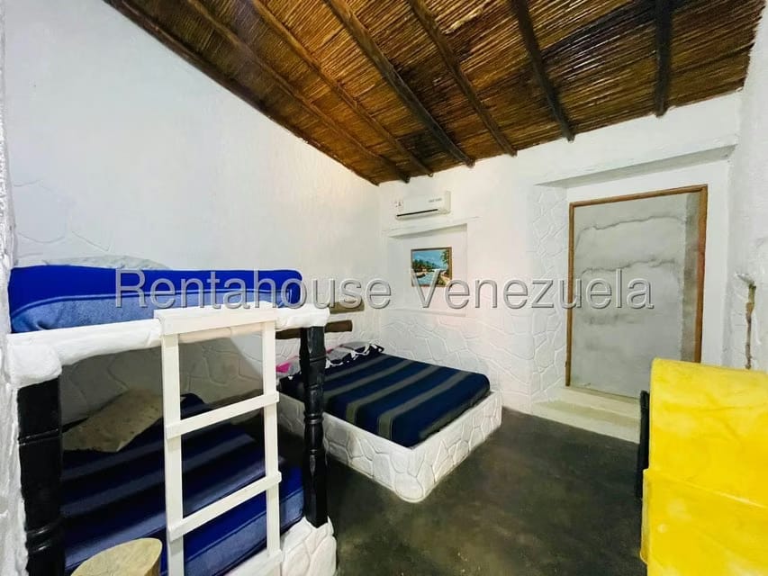 Casa (1 Nivel) en Venta en Calle Principal, Aragua - 23