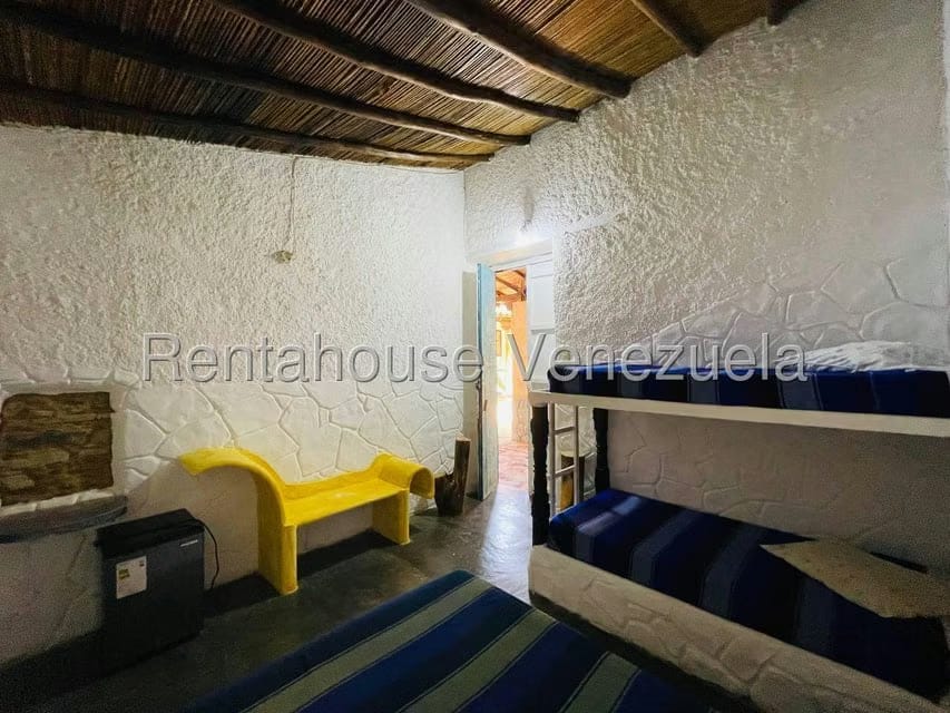Casa (1 Nivel) en Venta en Calle Principal, Aragua - 25