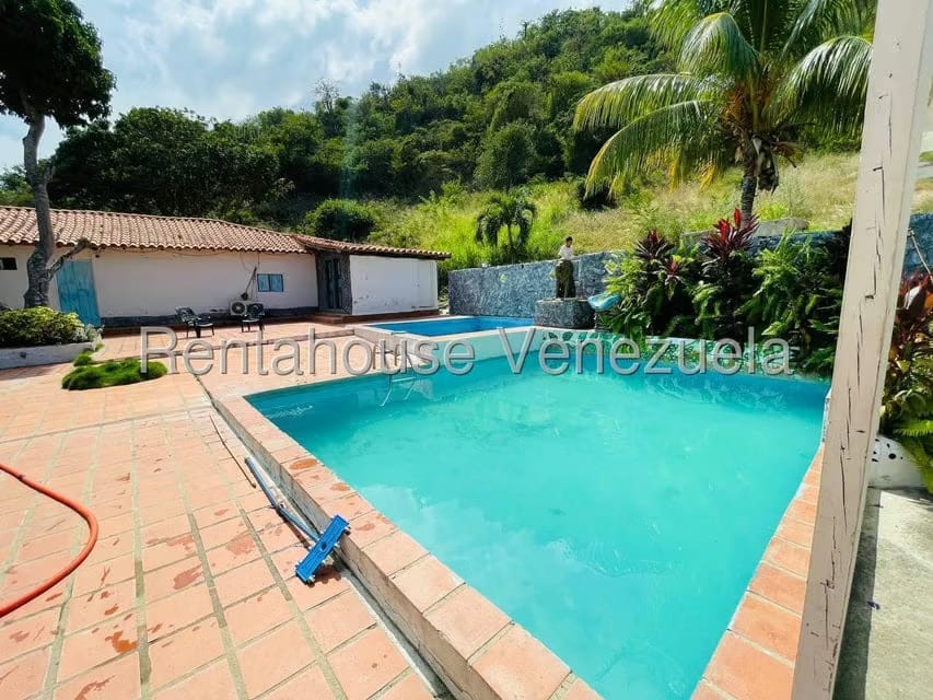 Casa (1 Nivel) en Venta en Calle Principal, Aragua - 35