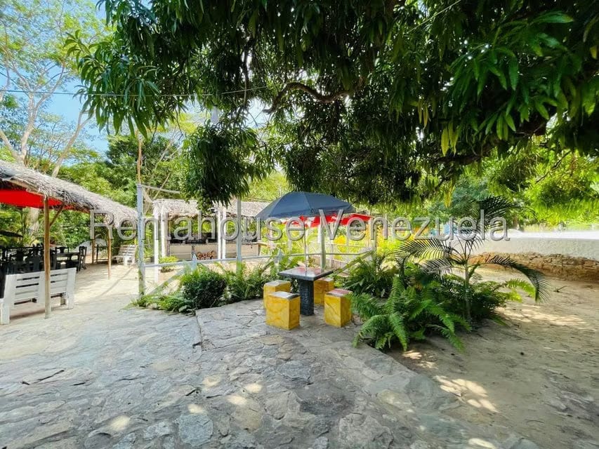 Casa (1 Nivel) en Venta en Calle Principal, Aragua - 44