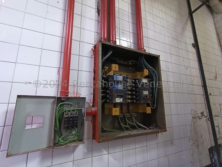Comercial (Local Comercial) en Venta en Las Barrancas, Miranda - 14