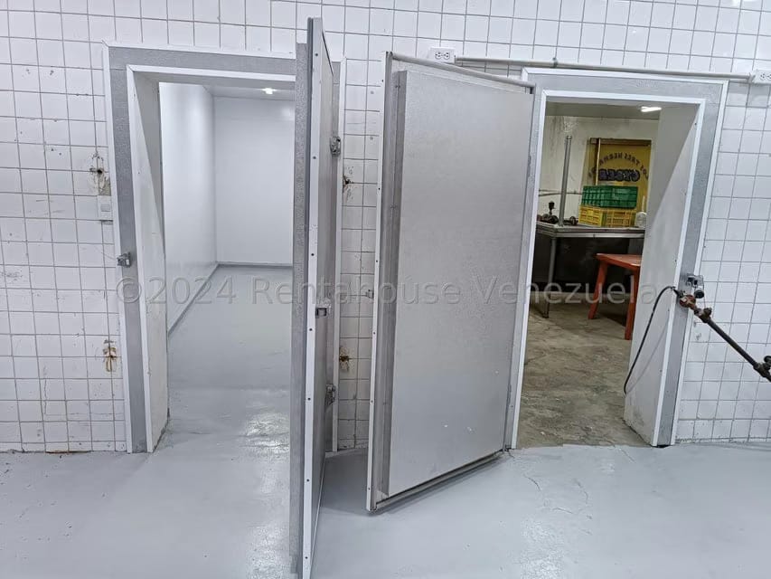 Comercial (Local Comercial) en Venta en Las Barrancas, Miranda - 18