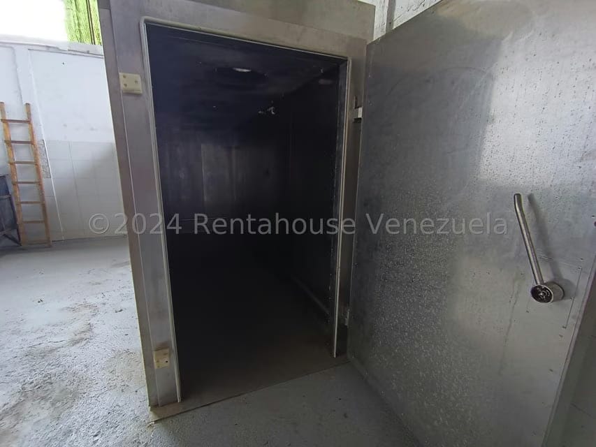 Comercial (Local Comercial) en Venta en Las Barrancas, Miranda - 24