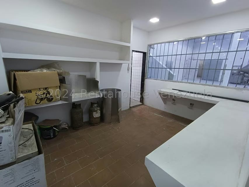 Comercial (Local Comercial) en Venta en Las Barrancas, Miranda - 28