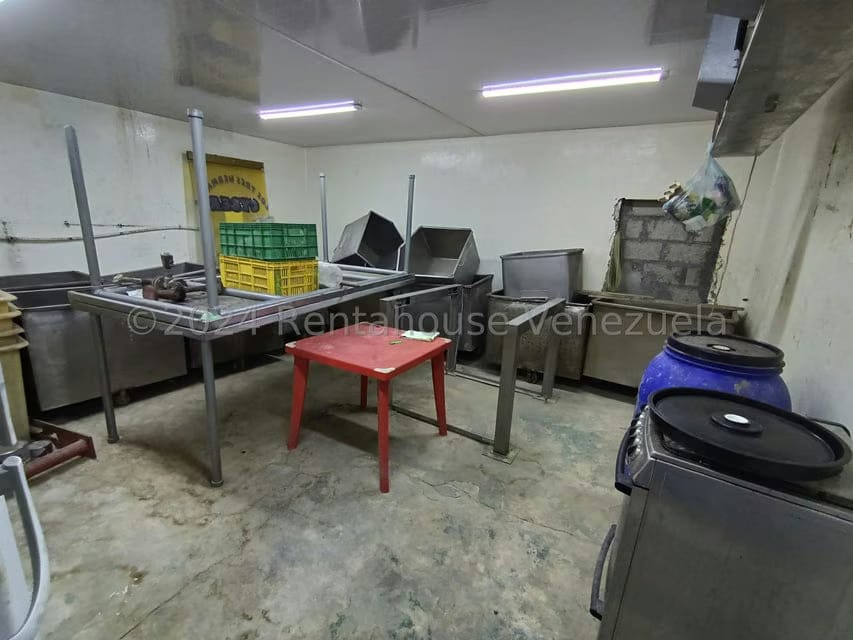 Comercial (Local Comercial) en Venta en Las Barrancas, Miranda - 36