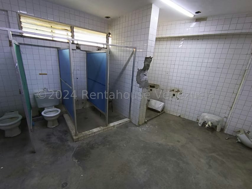 Comercial (Local Comercial) en Venta en Las Barrancas, Miranda - 39