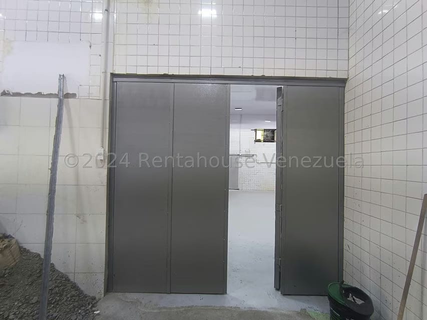 Comercial (Local Comercial) en Venta en Las Barrancas, Miranda - 43