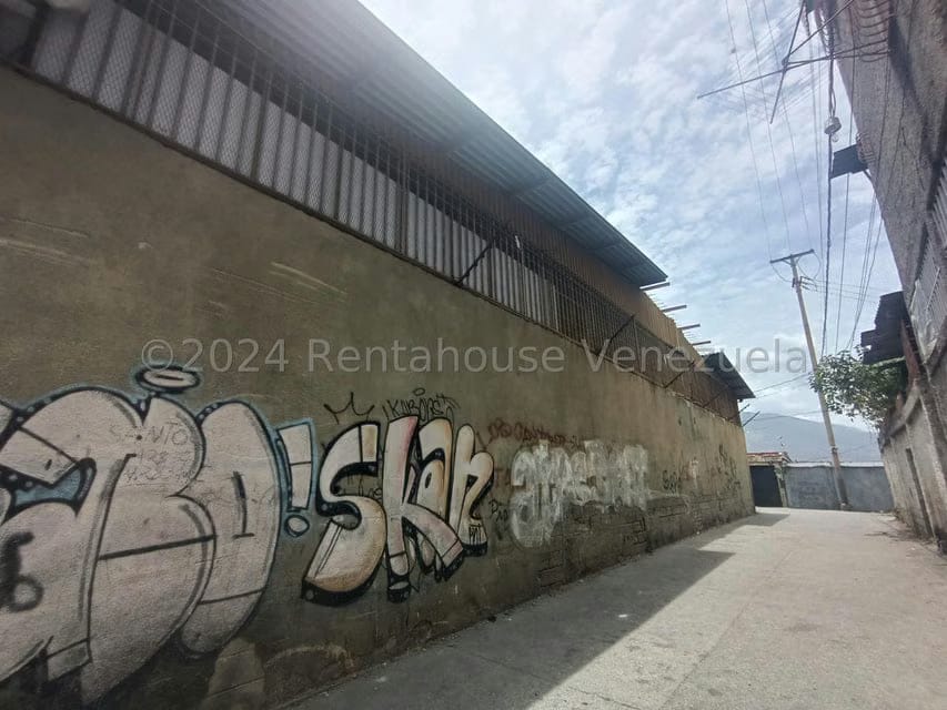 Comercial (Local Comercial) en Venta en Las Barrancas, Miranda - 46