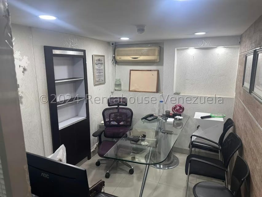 Comercial (Local Comercial) en Venta en Parroquia Catedral, Distrito Metropolitano - 9
