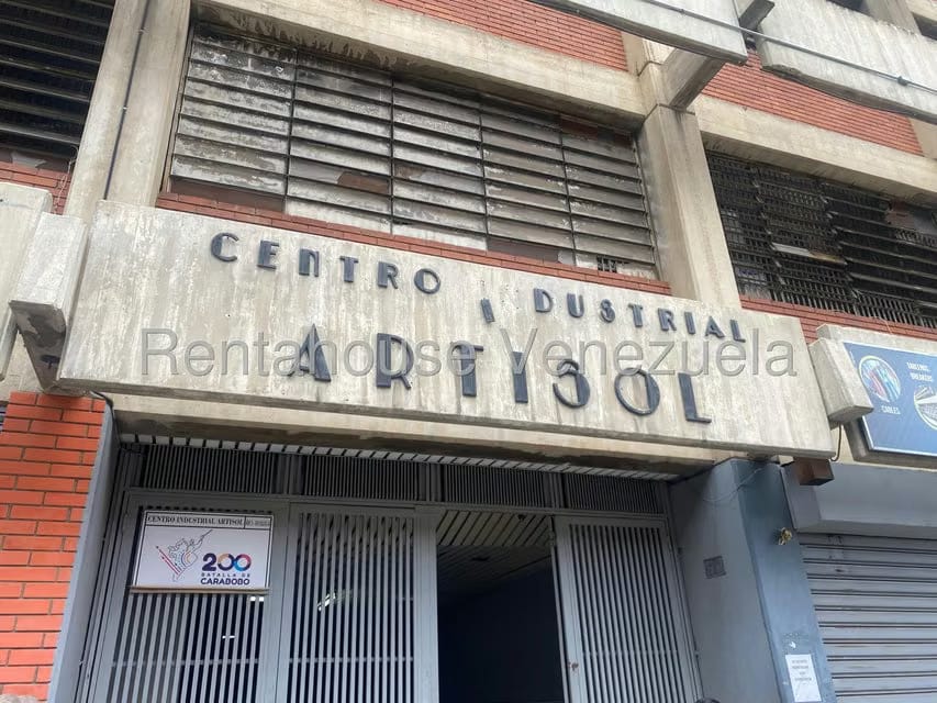 Comercial (Local Comercial) en Venta en Catia, Distrito Metropolitano - 2