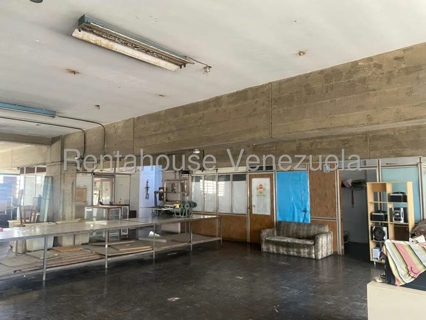 Comercial (Local Comercial) en Venta en Catia, Distrito Metropolitano - 11