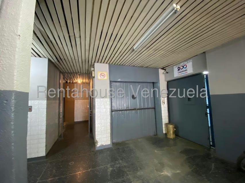 Comercial (Local Comercial) en Venta en Catia, Distrito Metropolitano - 4