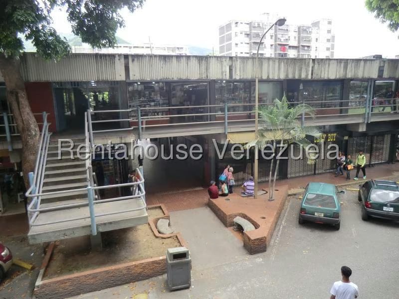 Comercial (Local Comercial) en Alquiler en Menca de Leoni, Miranda - 2