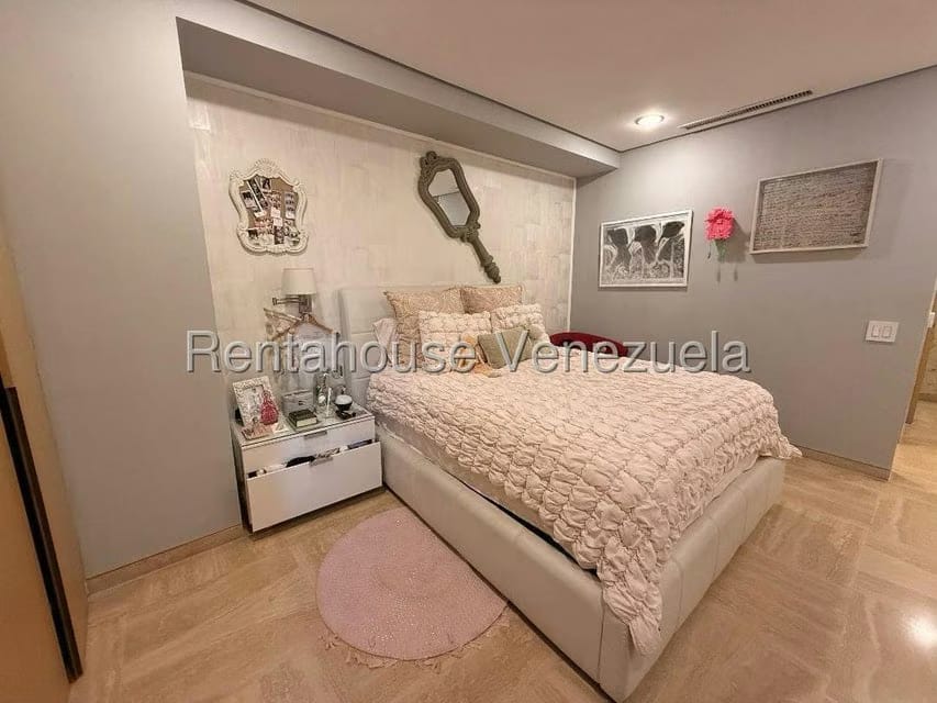Apartamento (Multiples Niveles) en Venta en Campo Alegre, Distrito Metropolitano - 14