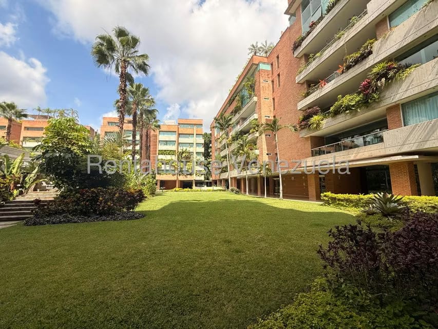 Apartamento (Multiples Niveles) en Venta en Campo Alegre, Distrito Metropolitano - 3
