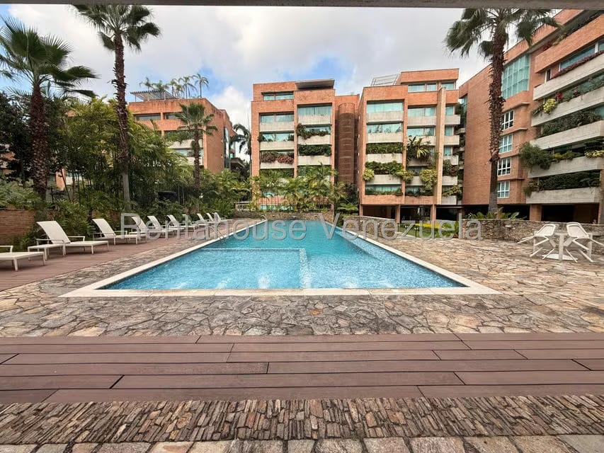 Apartamento (Multiples Niveles) en Venta en Campo Alegre, Distrito Metropolitano - 4