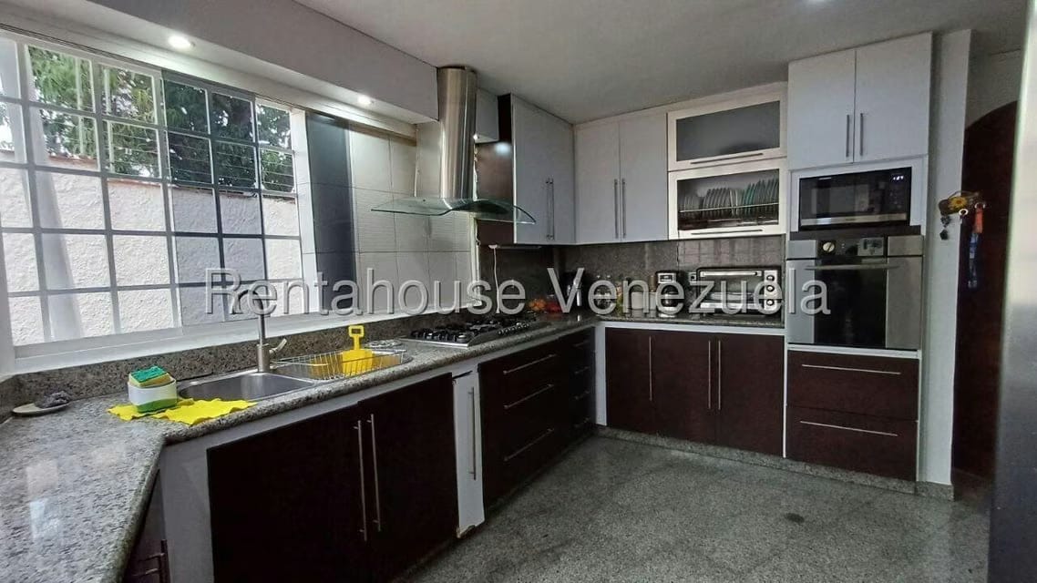 Casa (Multipes Niveles) en Venta en Prados del Este, Distrito Metropolitano - 12