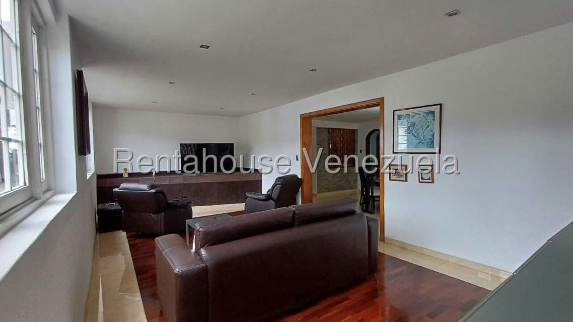 Casa (Multipes Niveles) en Venta en Prados del Este, Distrito Metropolitano - 13