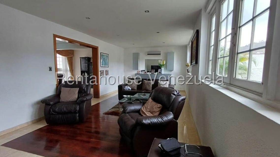 Casa (Multipes Niveles) en Venta en Prados del Este, Distrito Metropolitano - 14