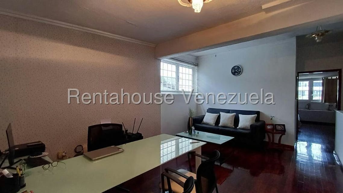 Casa (Multipes Niveles) en Venta en Prados del Este, Distrito Metropolitano - 19
