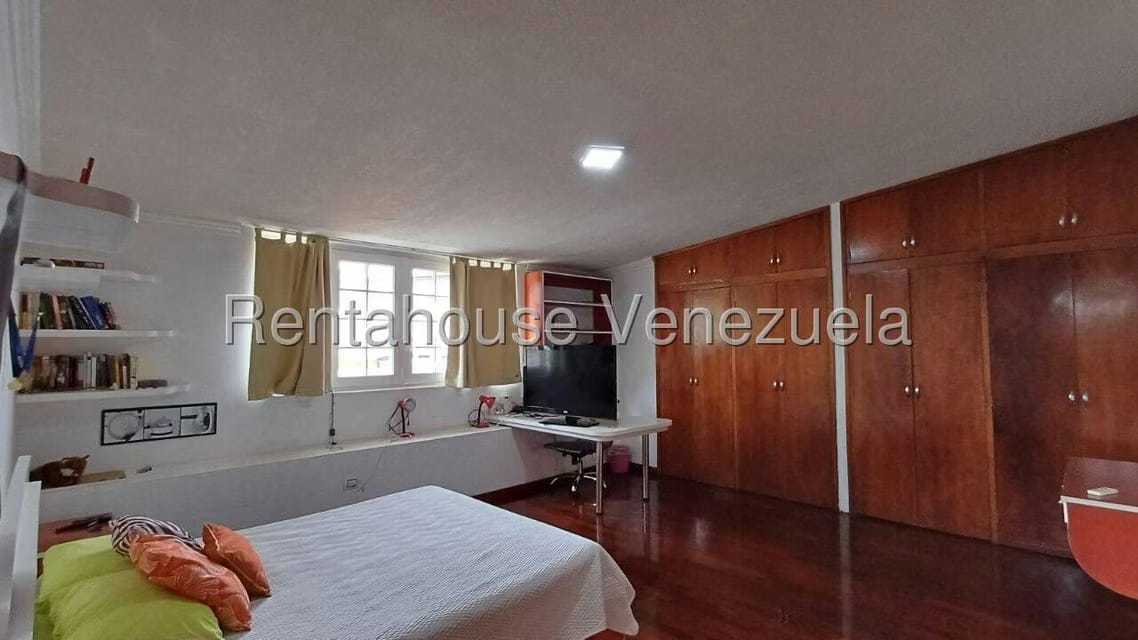 Casa (Multipes Niveles) en Venta en Prados del Este, Distrito Metropolitano - 24