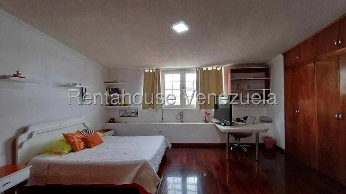 Casa (Multipes Niveles) en Venta en Prados del Este, Distrito Metropolitano - 26