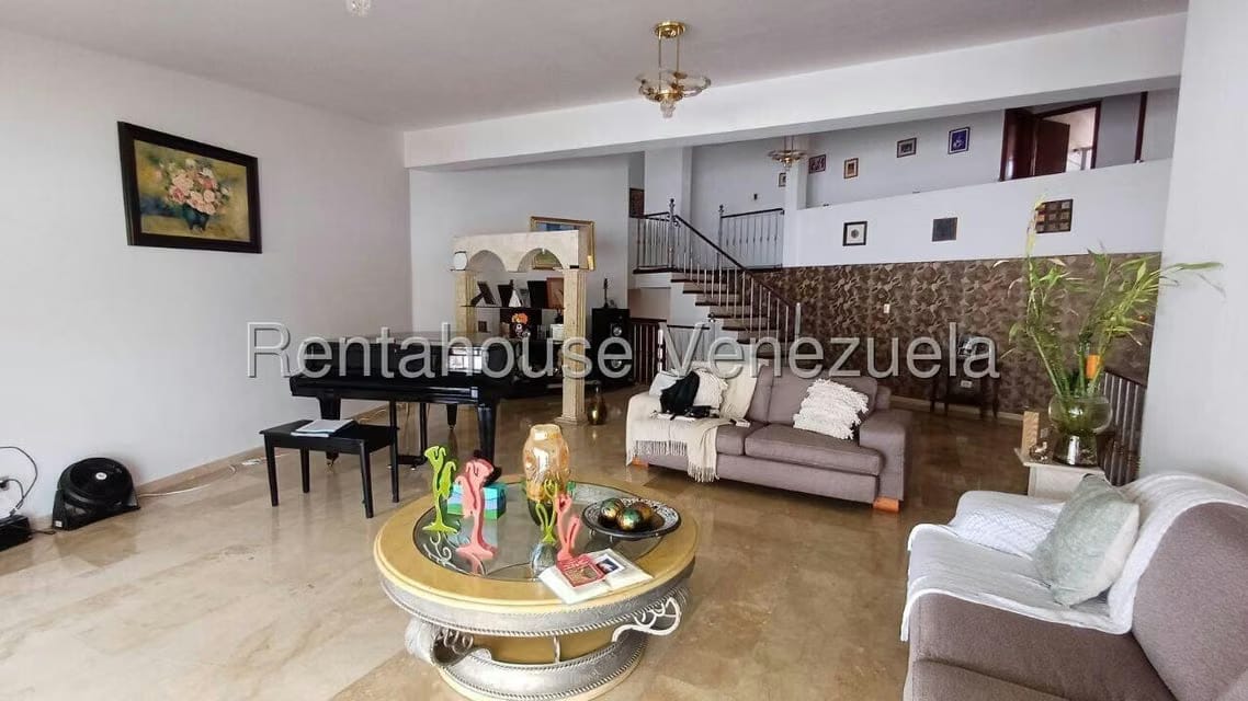 Casa (Multipes Niveles) en Venta en Prados del Este, Distrito Metropolitano - 4