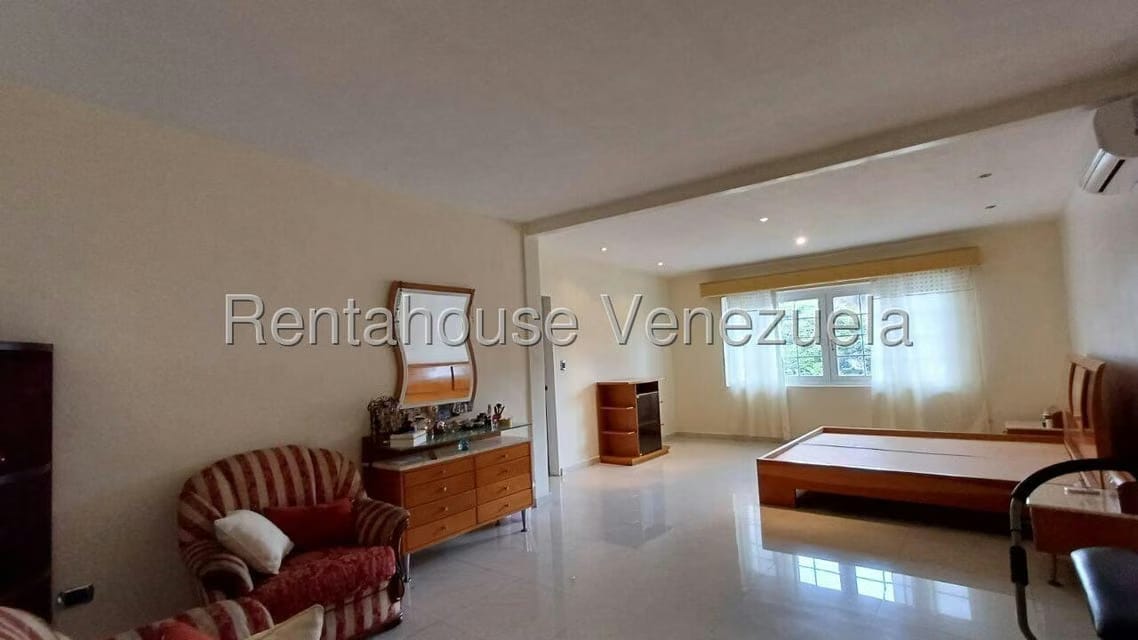 Casa (Multipes Niveles) en Venta en Prados del Este, Distrito Metropolitano - 36
