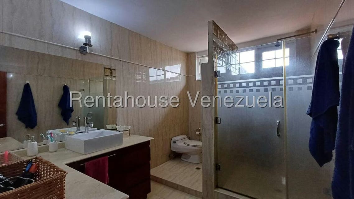 Casa (Multipes Niveles) en Venta en Prados del Este, Distrito Metropolitano - 39