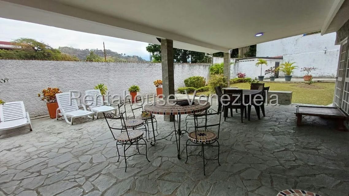Casa (Multipes Niveles) en Venta en Prados del Este, Distrito Metropolitano - 42