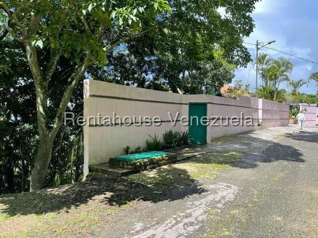 Casa (Multipes Niveles) en Venta en Karimao Country, Distrito Metropolitano - 63