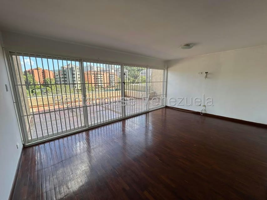 Apartamento (1 Nivel) en Venta en Los Samanes, Distrito Metropolitano - 4