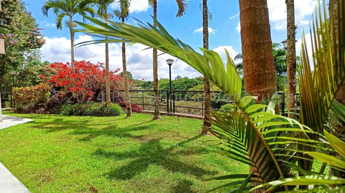 Casa (Contemporaneo) en Venta en La Lagunita Country Club, Distrito Metropolitano - 29