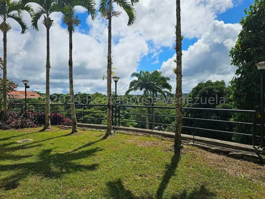 Casa (Contemporaneo) en Venta en La Lagunita Country Club, Distrito Metropolitano - 30