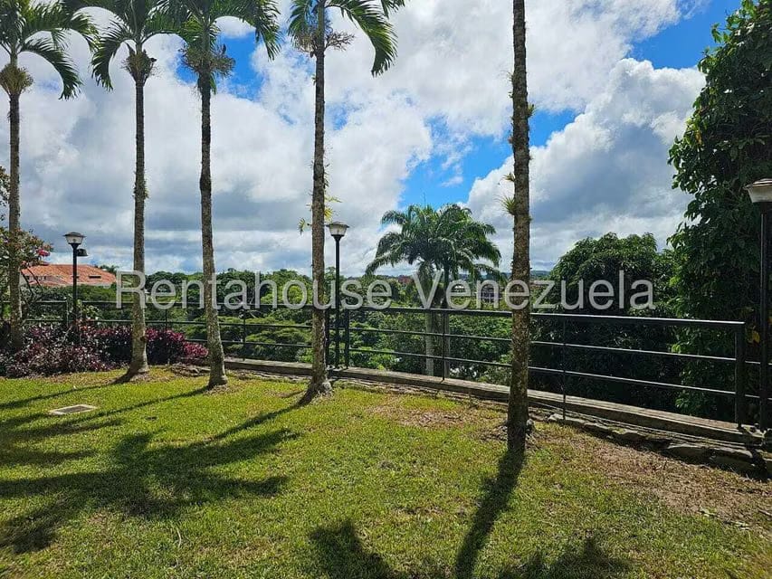 Casa (Contemporaneo) en Venta en La Lagunita Country Club, Distrito Metropolitano - 64