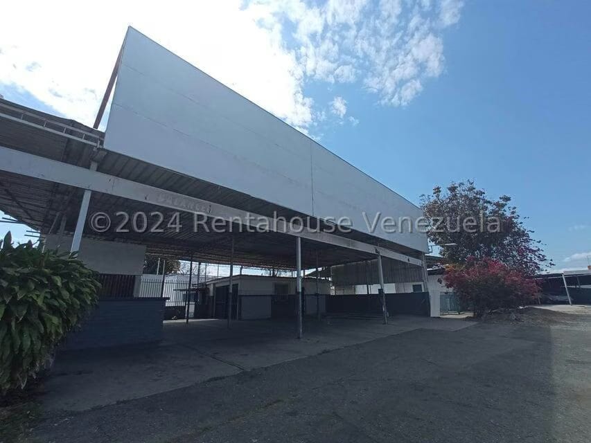 Comercial (Local Comercial) en Alquiler en La Isabelica, Carabobo - 2