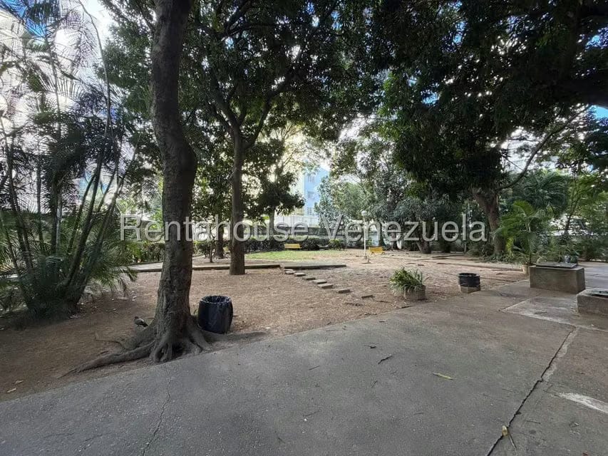 Apartamento (1 Nivel) en Venta en La Florida, Distrito Metropolitano - 21