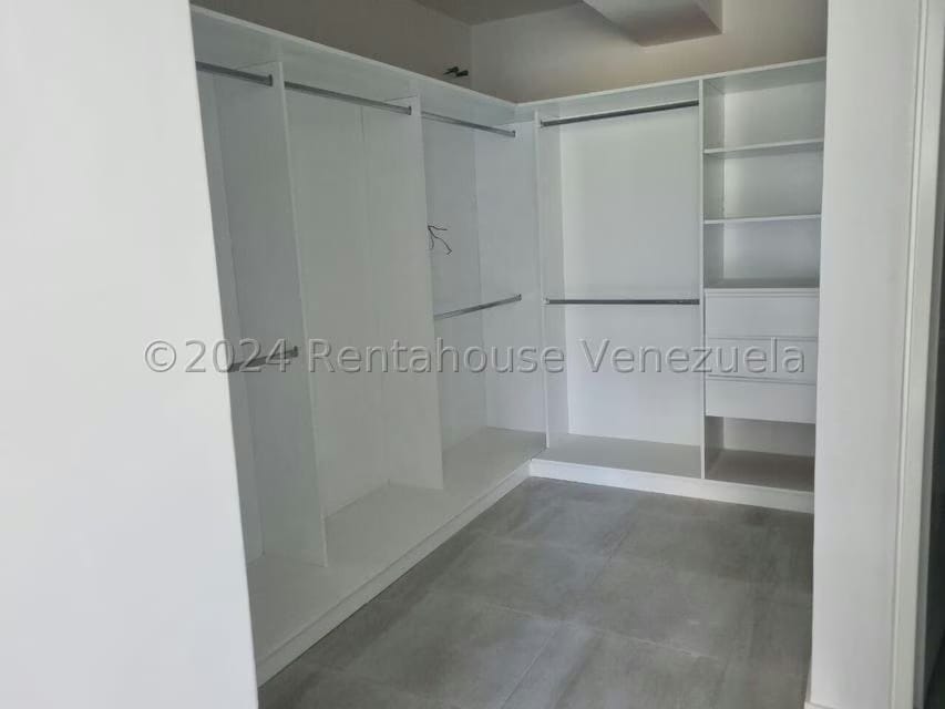 Apartamento (Duplex) en Venta en La Escondida, Distrito Metropolitano - 12