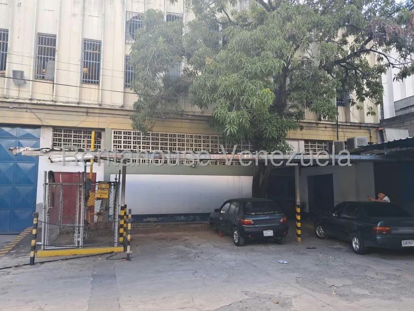 Comercial (Galpon - Deposito) en Alquiler en Terrinca, Miranda