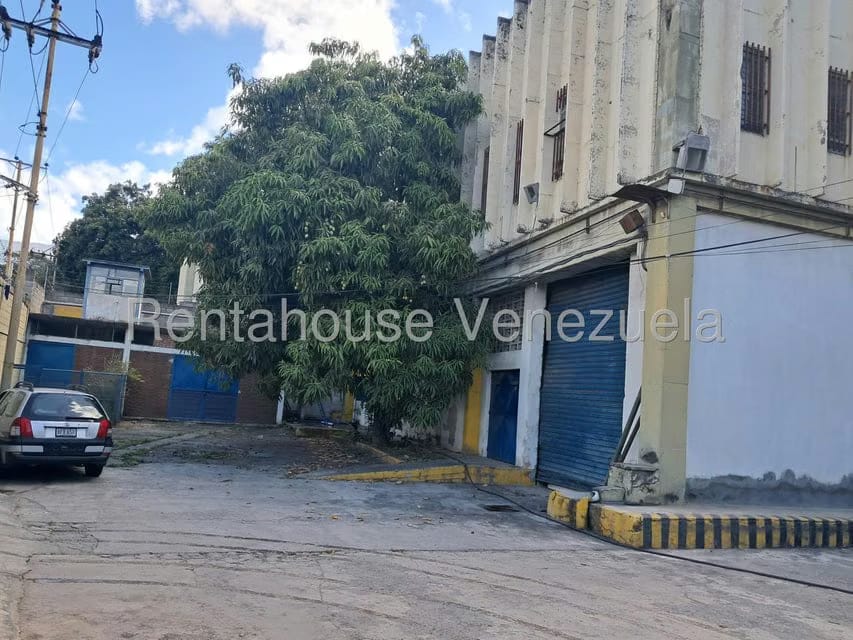 Comercial (Galpon - Deposito) en Alquiler en Terrinca, Miranda - 2