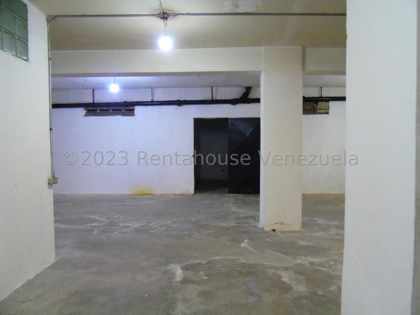 Comercial (Local Comercial) en Alquiler en Parroquia La Candelaria, Distrito Metropolitano - 16