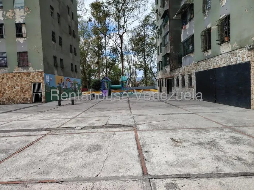 Apartamento (1 Nivel) en Alquiler en El Limon, Miranda - 12