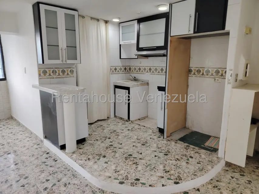 Apartamento (1 Nivel) en Alquiler en El Limon, Miranda - 3
