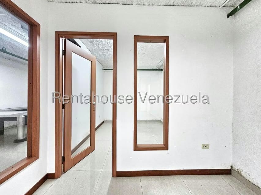 Comercial (Oficina) en Alquiler en El Rosal, Distrito Metropolitano - 14