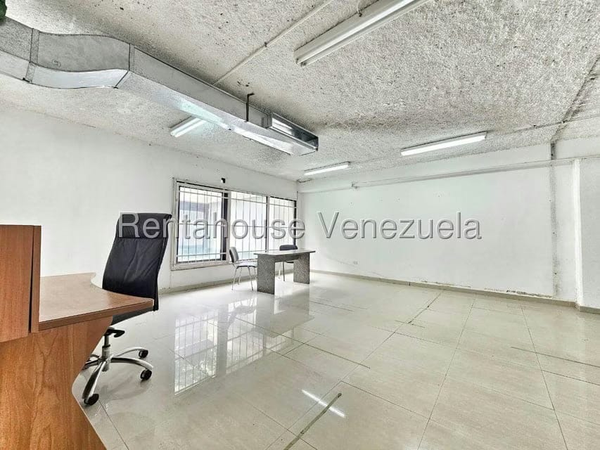 Comercial (Oficina) en Alquiler en El Rosal, Distrito Metropolitano - 16